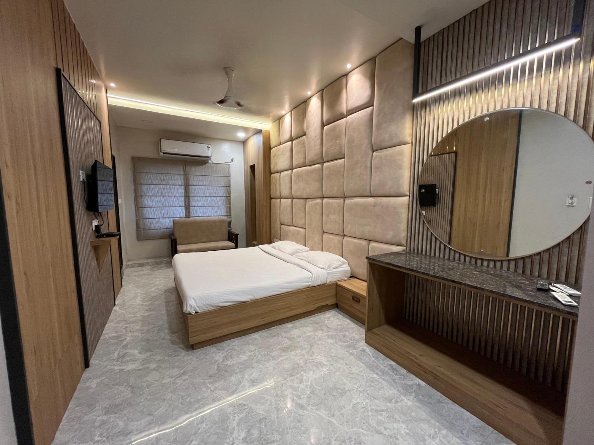 Отель Soho House By Jayshrea Chandrapur Экстерьер фото